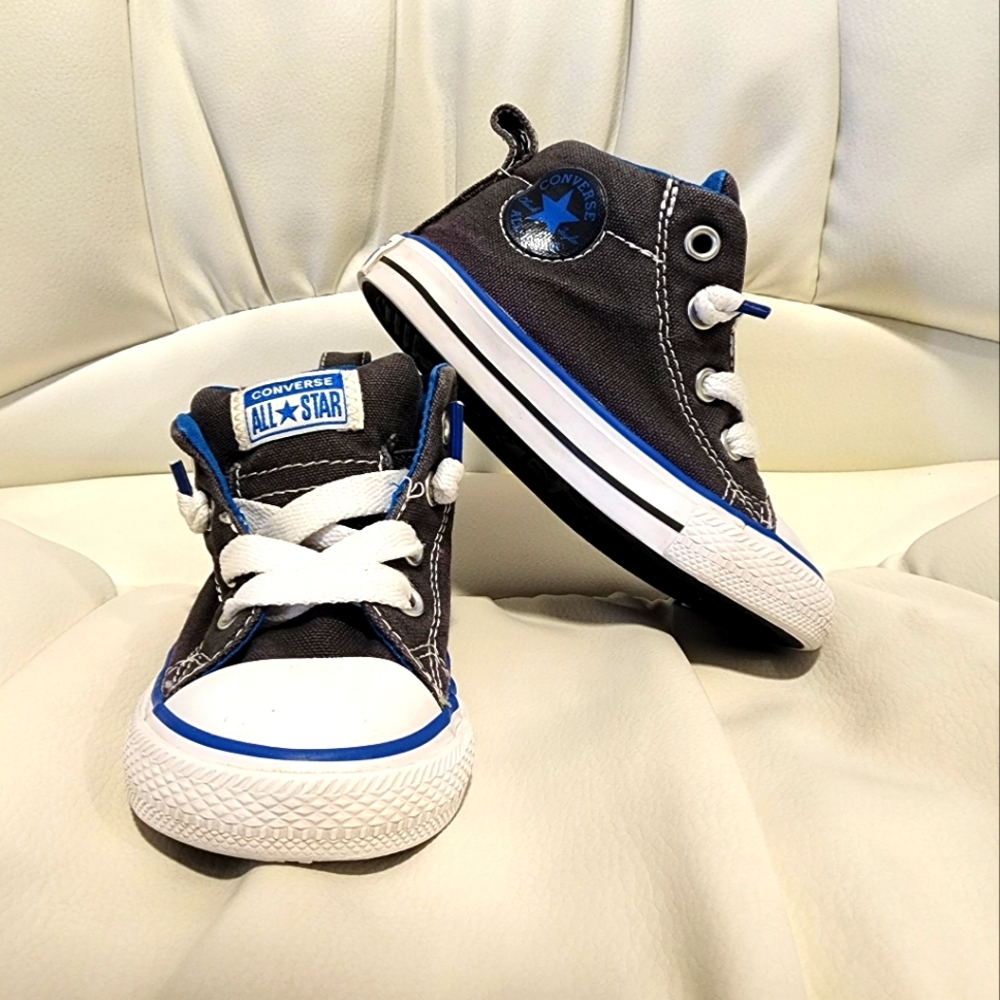 Toddler size 6 converse